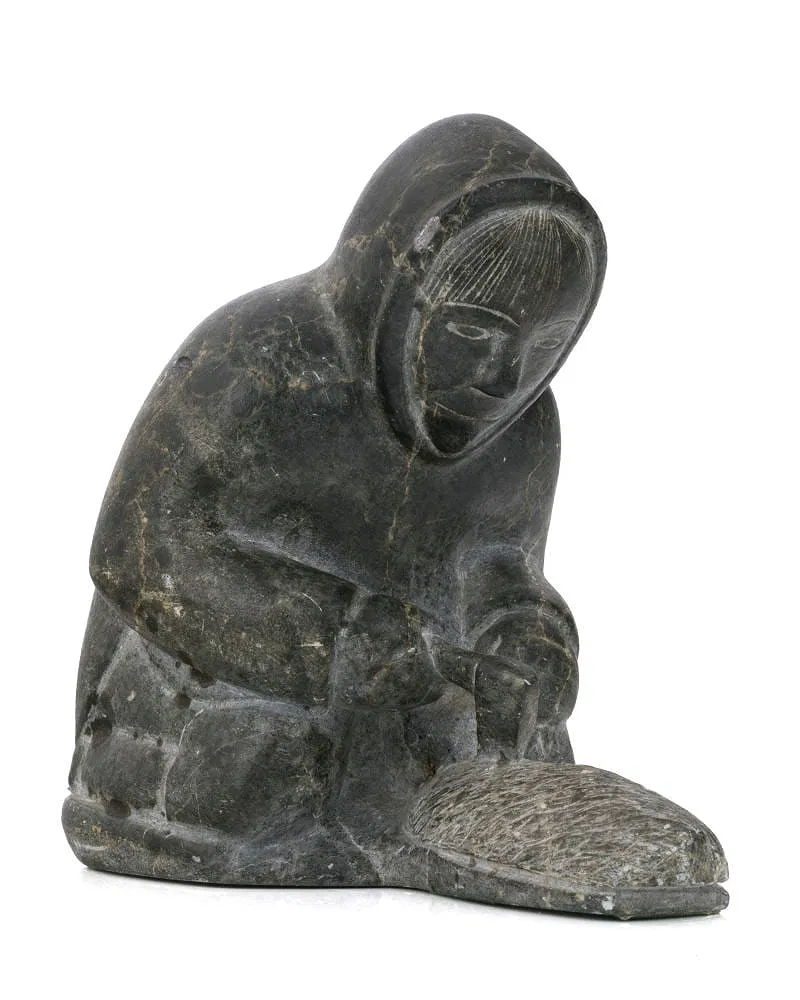 Man Carving a Qulliq - Kalingo - Image 2